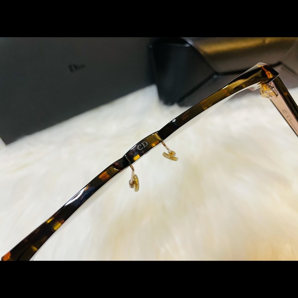 Christian Dior Sunglasses - Picture 4 of 15